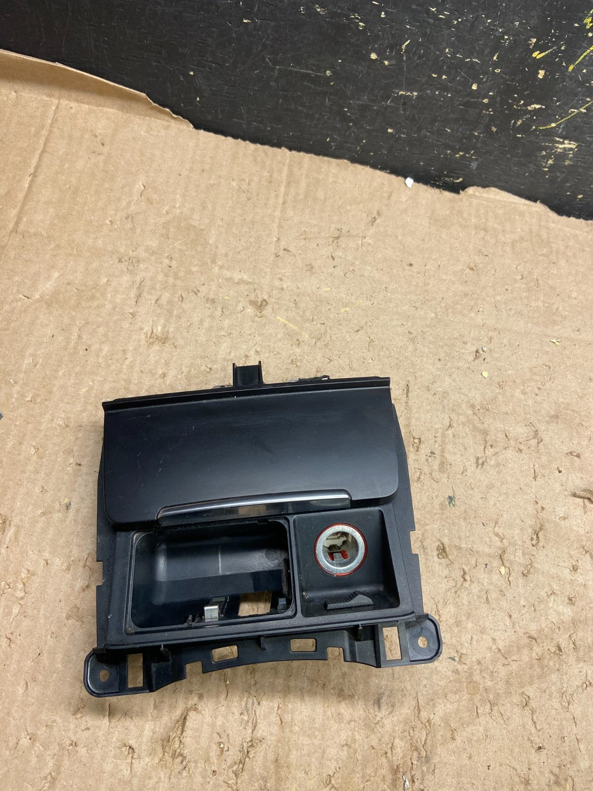 2009 to 2016 Audi Q5 Front Center Console Ash Tray OEM Z2018 DG1