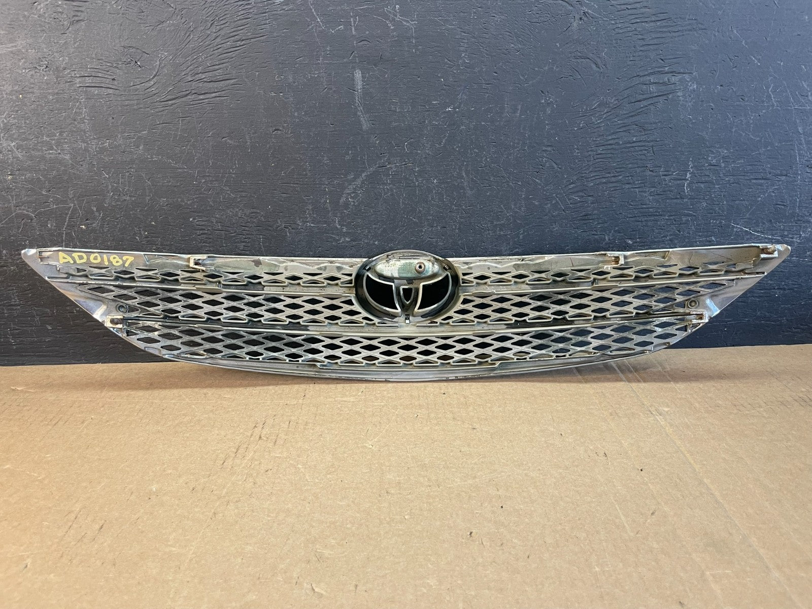 2002 2003 2004 Toyota Camry Front Upper Grill Grille ad0187 DG3