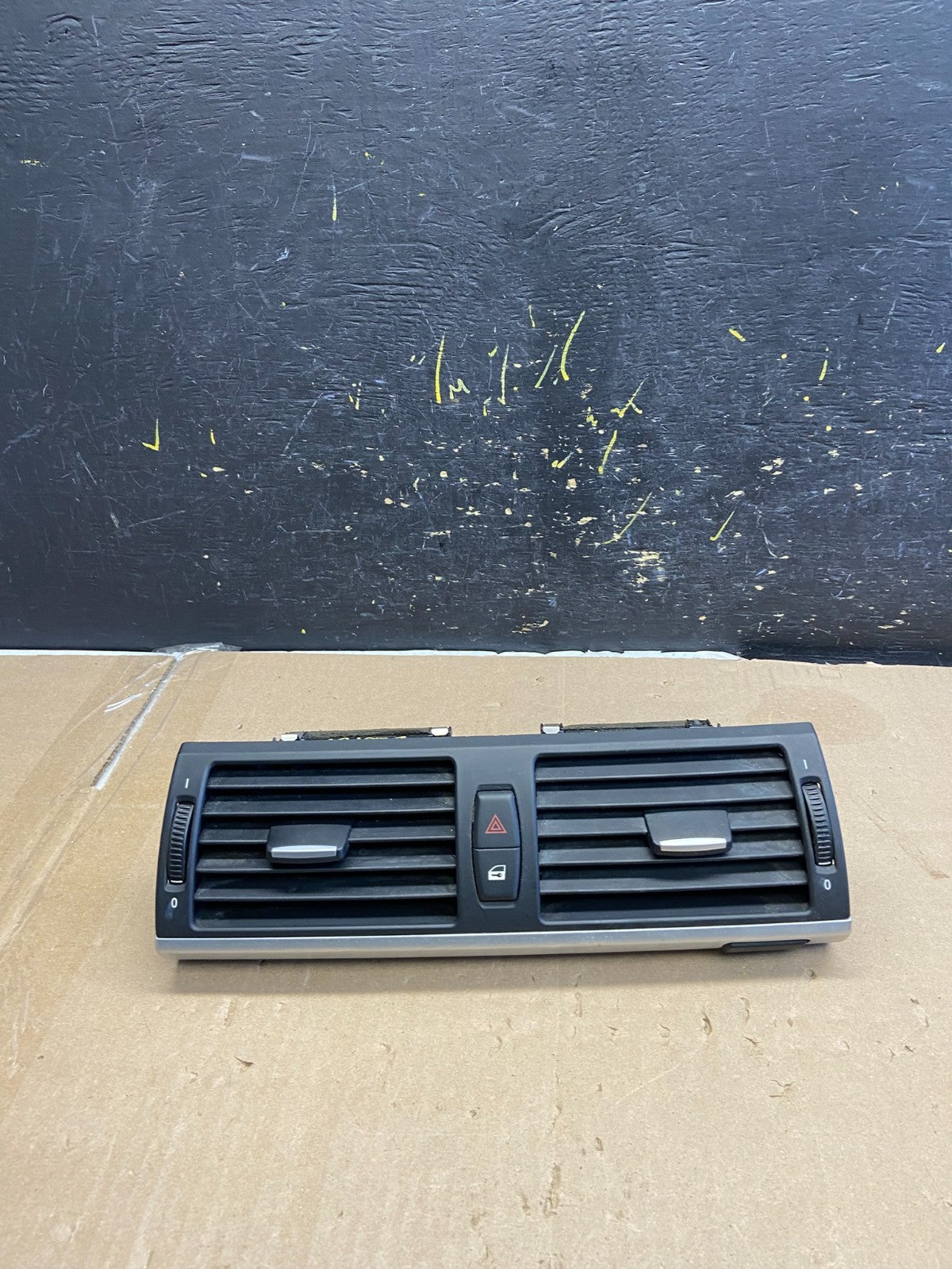 2007 to 2013 BMW X5 X6 Center Console Dash Air Vent OEM Ab1959 DG0