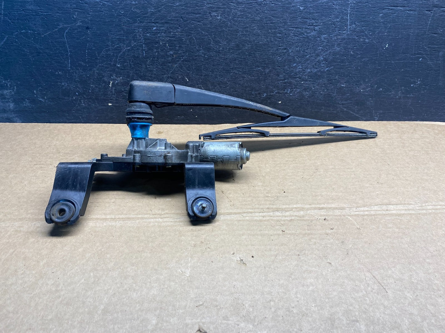 2010 - 2015 Hyundai Tucson Rear Glass Windshield Wiper Motor AF5339 DG1