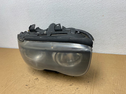 2002 to 2005 BMW 7 Series 745i Xenon Right Passenger Headlight AC7760 DW1
