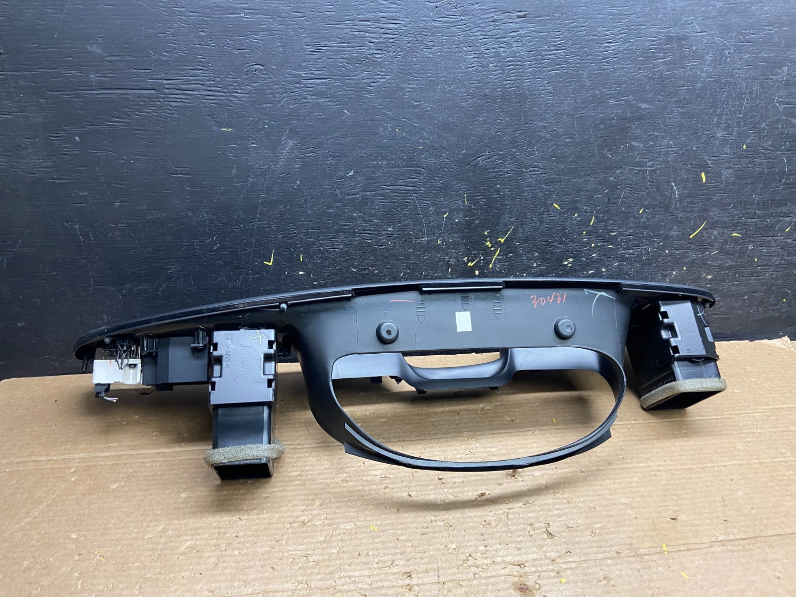 1998 to 2001 Lincoln Continental  Speedometer Dash Bezel Air Vent W3091 DG3
