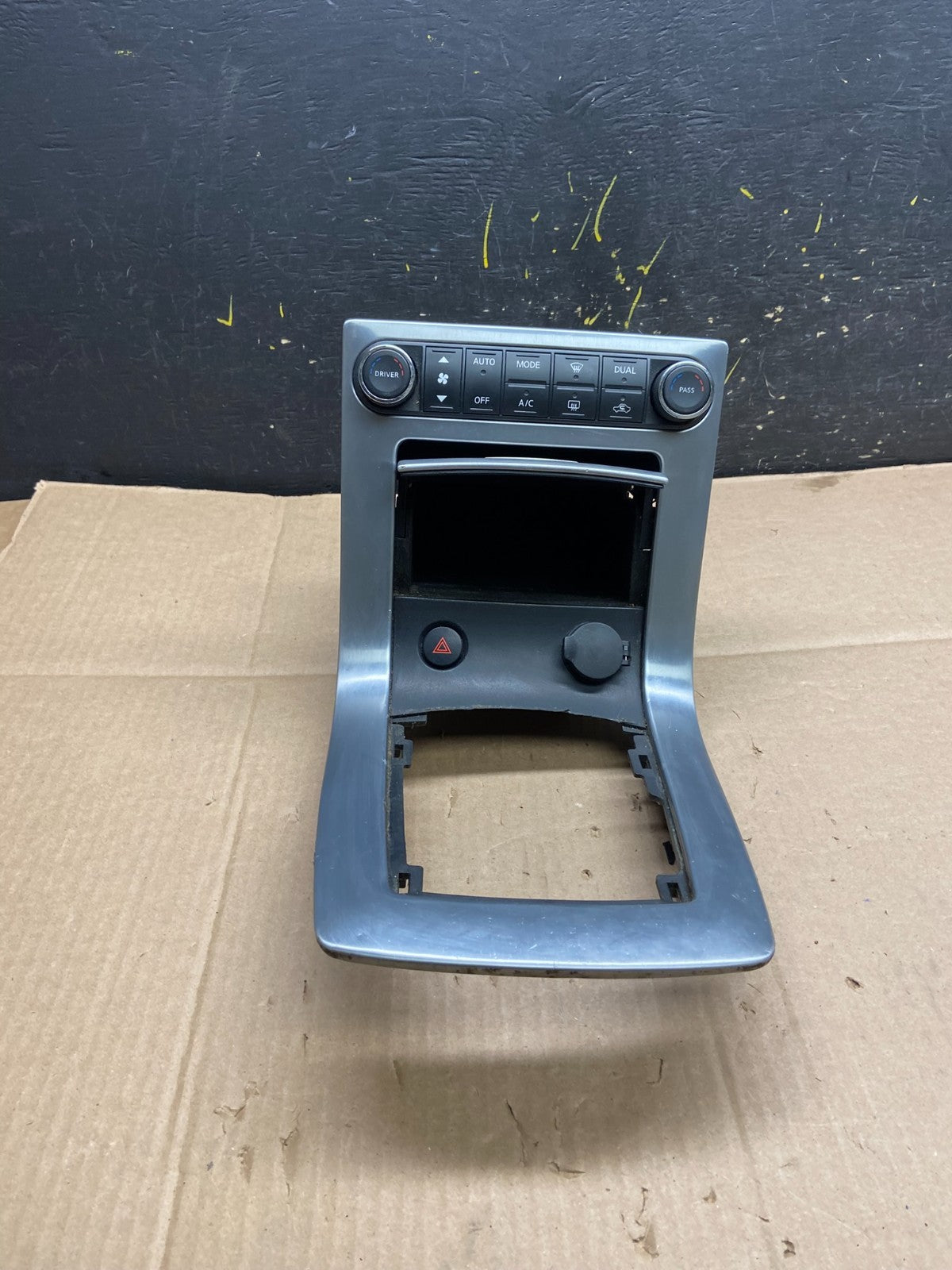 2007 2008 Nissan Maxima Climate Control Shifter Floor Bezel Trim OEM Y2155 DG2