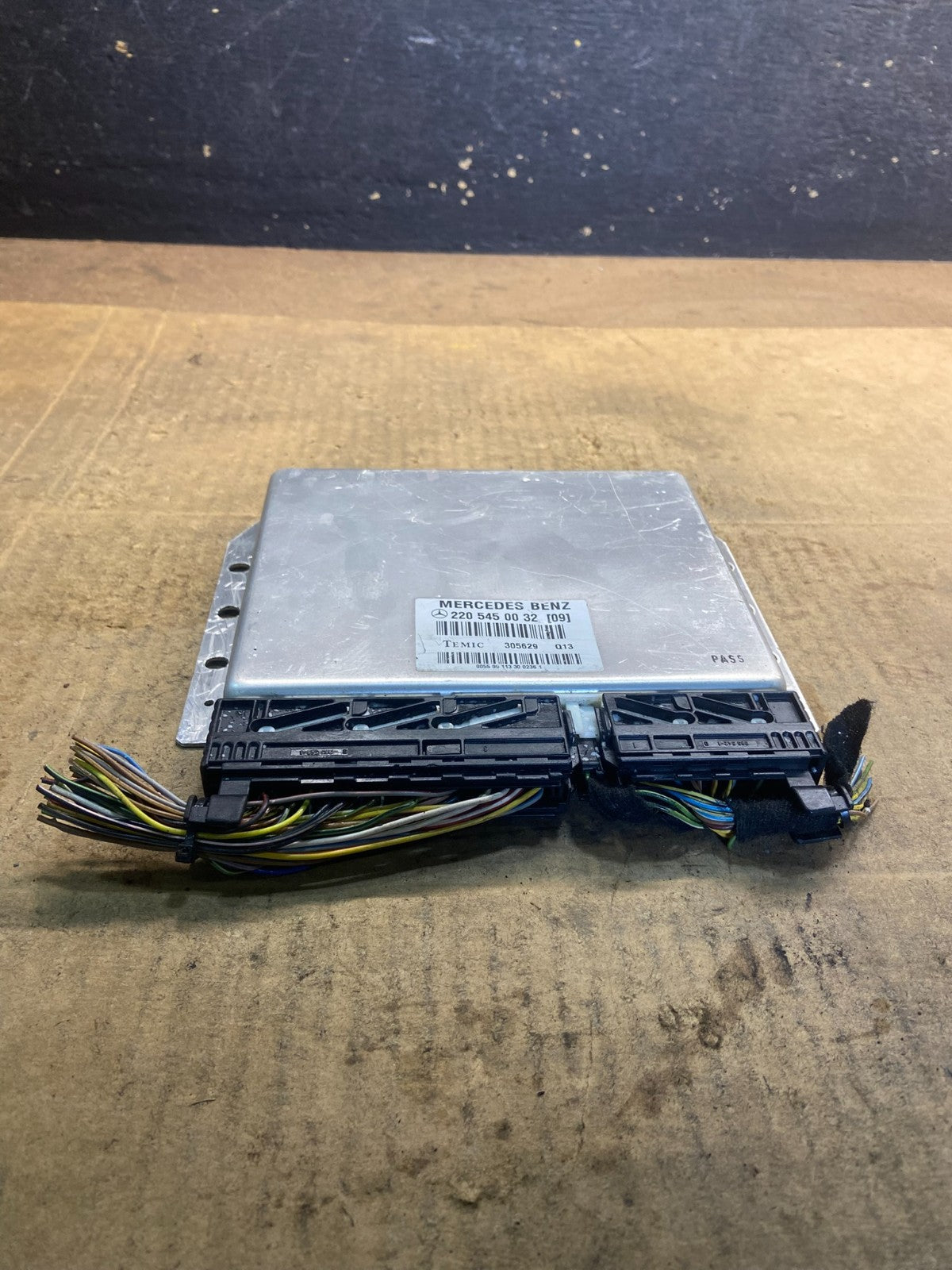 2000-2006 Mercedes Benz W220 CL600 S500 Suspension Control Module Y3737 DG0