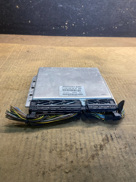 2000-2006 Mercedes Benz W220 CL600 S500 Suspension Control Module Y3737 DG0