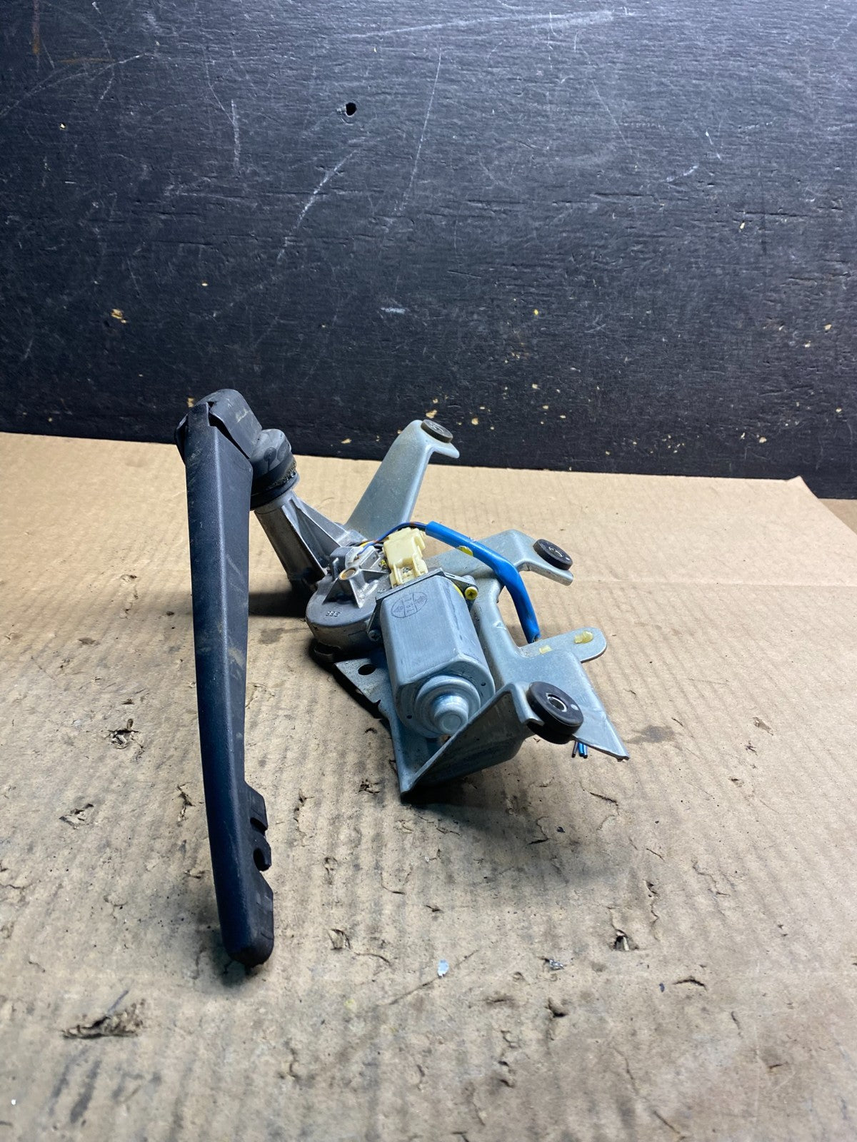 2003 to 2005 Subaru Forester Rear Wiper Motor 86510SA070 z4838 DG2