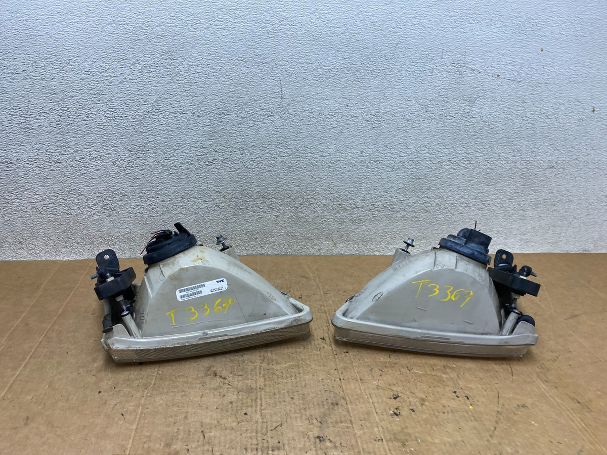 2001 2002 2003 Toyota Sienna Left+Right Side Set Headlights Halogen T3367 DW9
