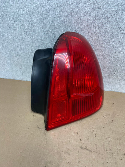2003 to 2011 Lincoln Town Car Right Passenger Rh Tail Light AG4172 LK2