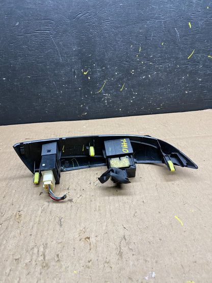 2004 to 2010 Toyota Sienna Left Side Climate Switches Bezel Trim T4910 DG3
