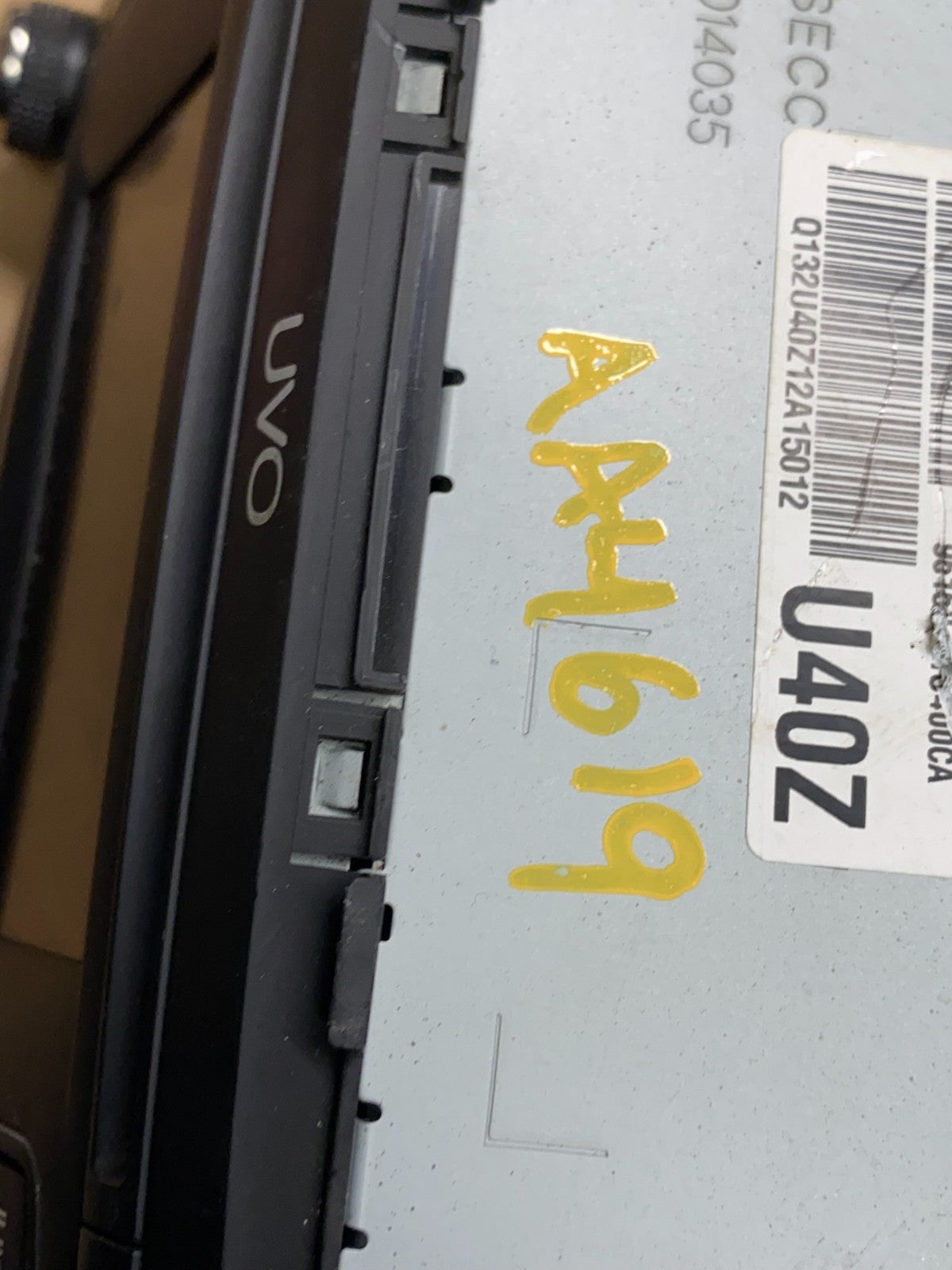 2012 2013 Kia Sorento AM/FM CD Radio Control Panel Screen Display AA4619 DG7