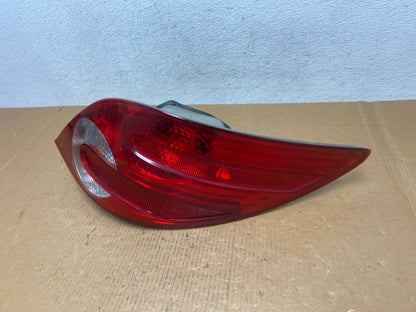 2006-2010 Mercedes W251 R-CLASS Right Passenger RH Side Tail Light AE0426 LK1
