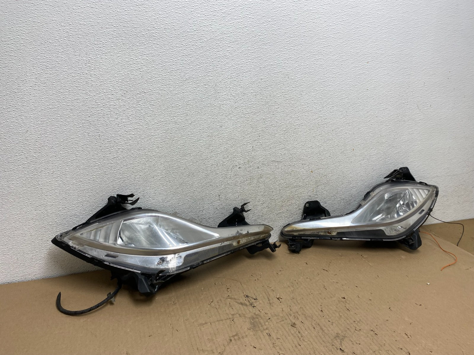 2011 to 2015 Hyundai Sonata Left+Right Set Fog Lights AE8794 DG2