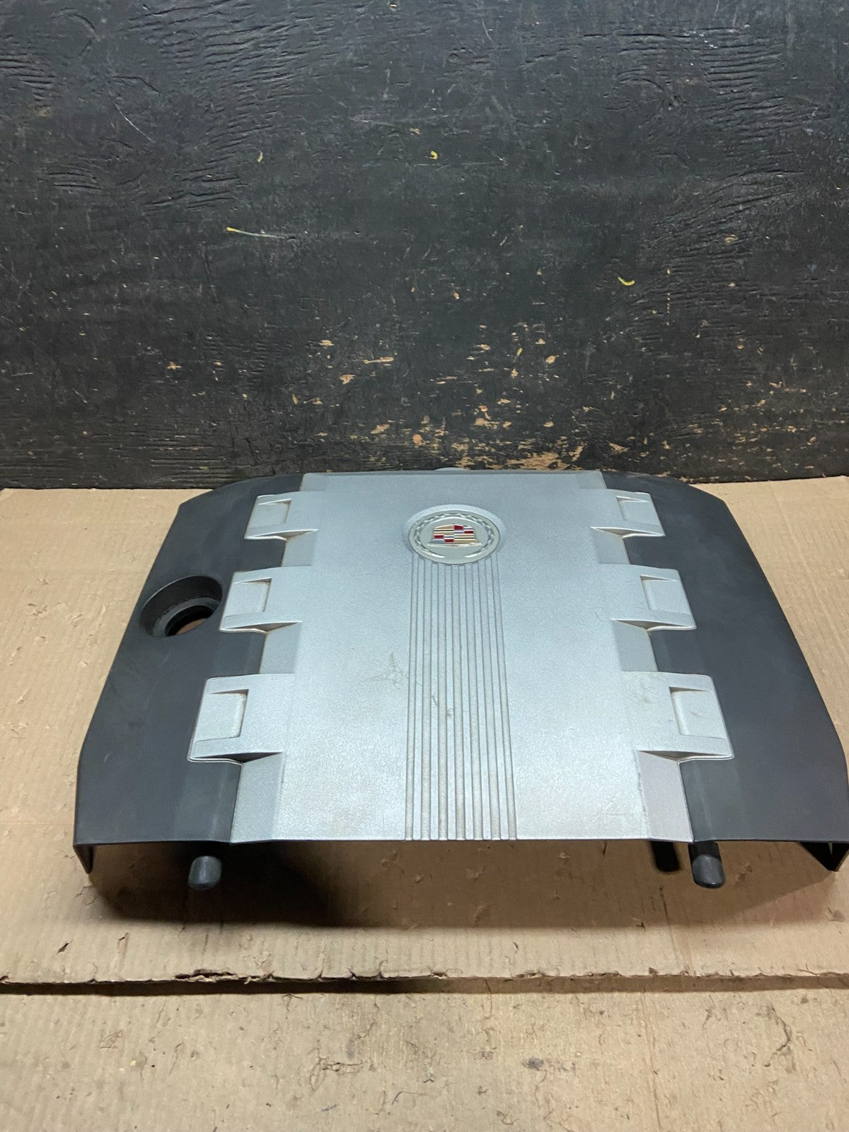 2008 to 2012 Cadillac CTS 3.6L Plastic Engine Cover Shield X7916 DG1
