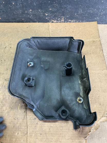 2004 2005 2006 Chevrolet Equinox Engine Cover 3.4L OEM Q9818 DG7