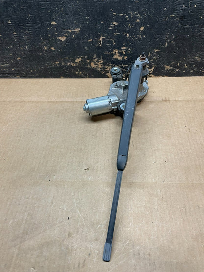 2006 to 2009 Volkswagen Golf Rear Windshield Wiper Motor OEM AA9012 DG3