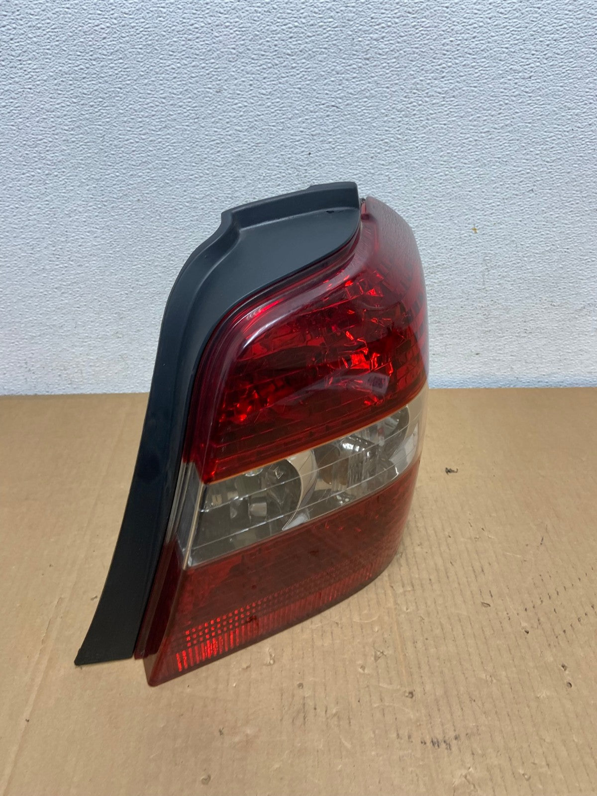 2004-2007 Toyota Highlander Right Passenger RH Side Tail Light AD0867 LK2