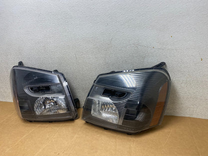 2005 to 2009 Chevrolet Equinox Left+Right Set Halogen Headlights T1148 DW1