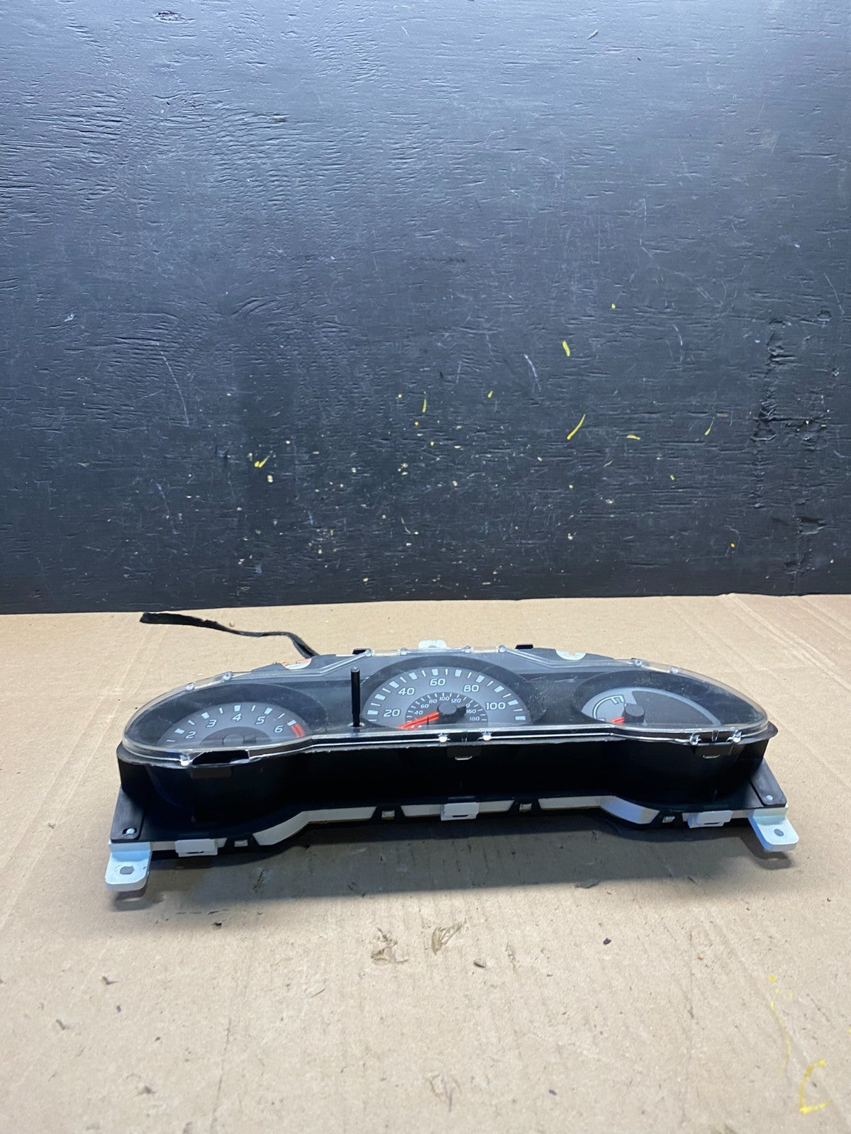 2002-2003 Nissan Pathfinder Xterra Cluster Speedometer Instrument OEM R8823 DG3