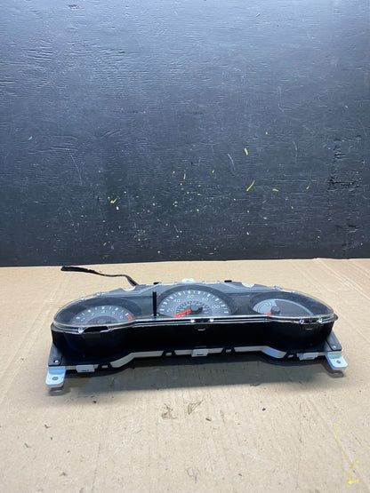 2002-2003 Nissan Pathfinder Xterra Cluster Speedometer Instrument OEM R8823 DG3