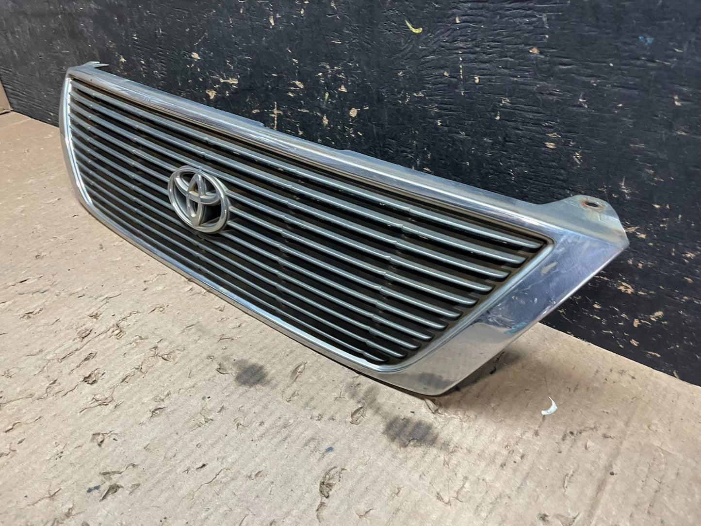 1995 1996 1997 Toyota Avalon Front Upper Grill Grille OEM Z5590 DG2