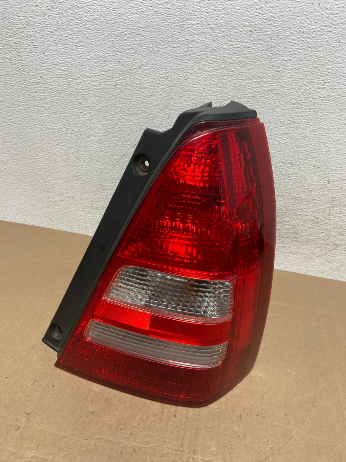 2003 2004 2005 Subaru Forester Right Passenger Rh Side Tail Light AE4984 LK0