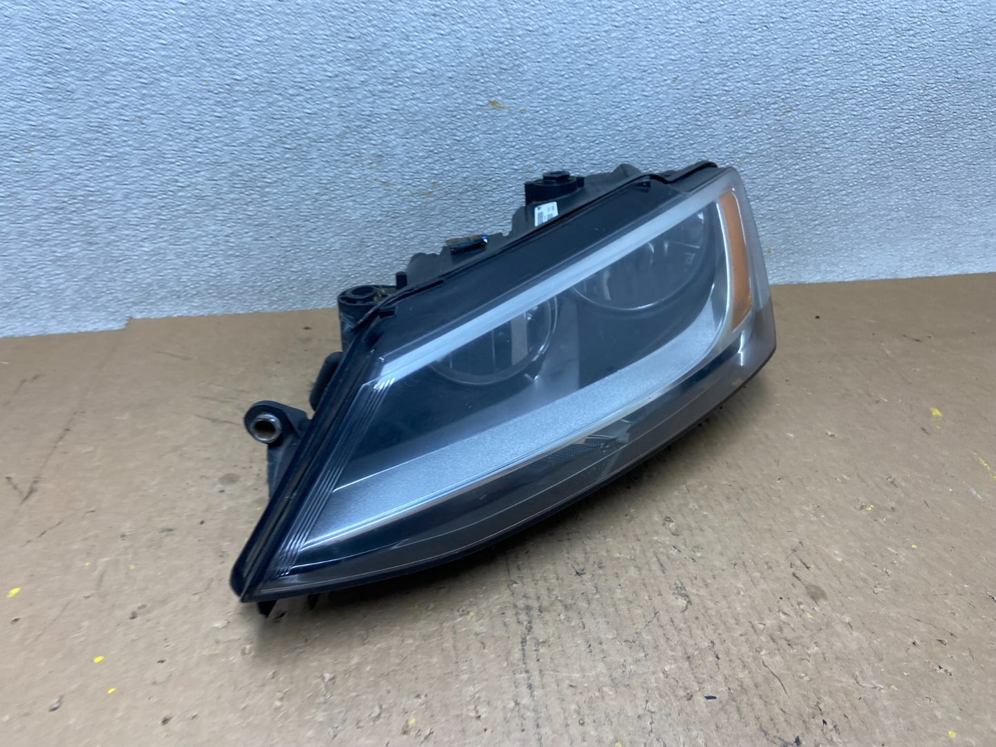 2011 to 2014 Volkswagen Jetta Left Driver LH Headlight Halogen Z8046 DW2