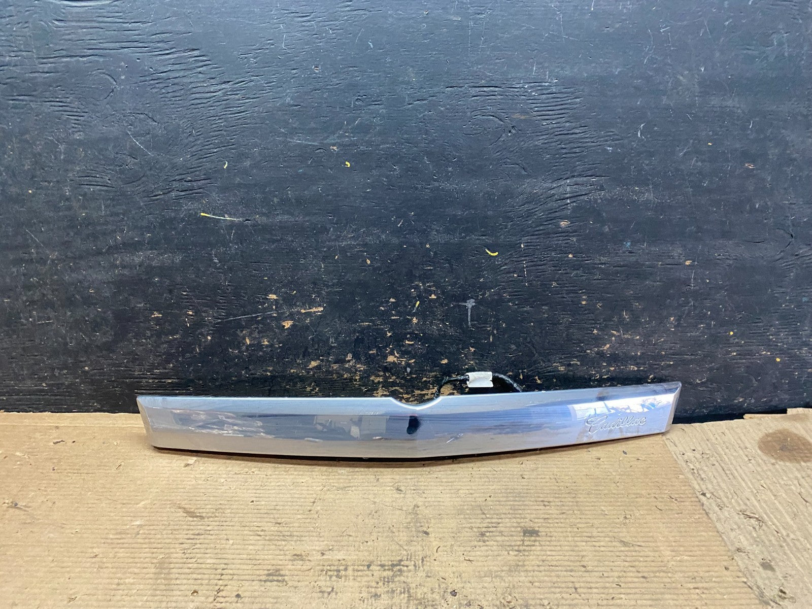 2010-2015 Cadillac SRX Rear Liftgate Tailgate Finish Molding W/ Camera v9575 DG0