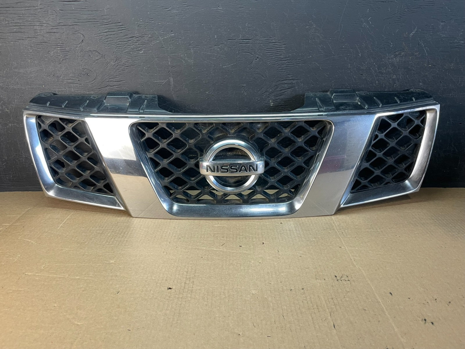 2005 2006 2007 Nissan Pathfinder Chrome Front Upper Grill Grille AF5271 DW0