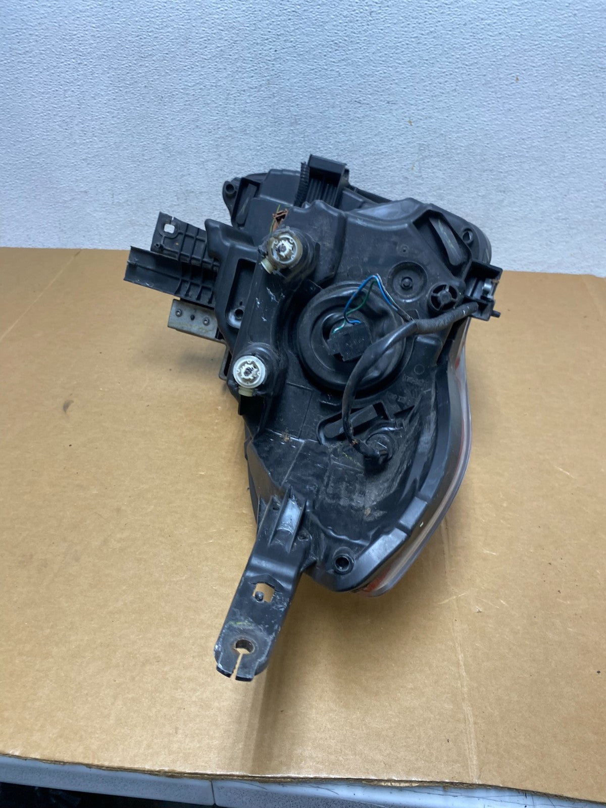 2015 to 2019 Nissan Versa Headlight Left Driver Lh Side AD8950 DW7