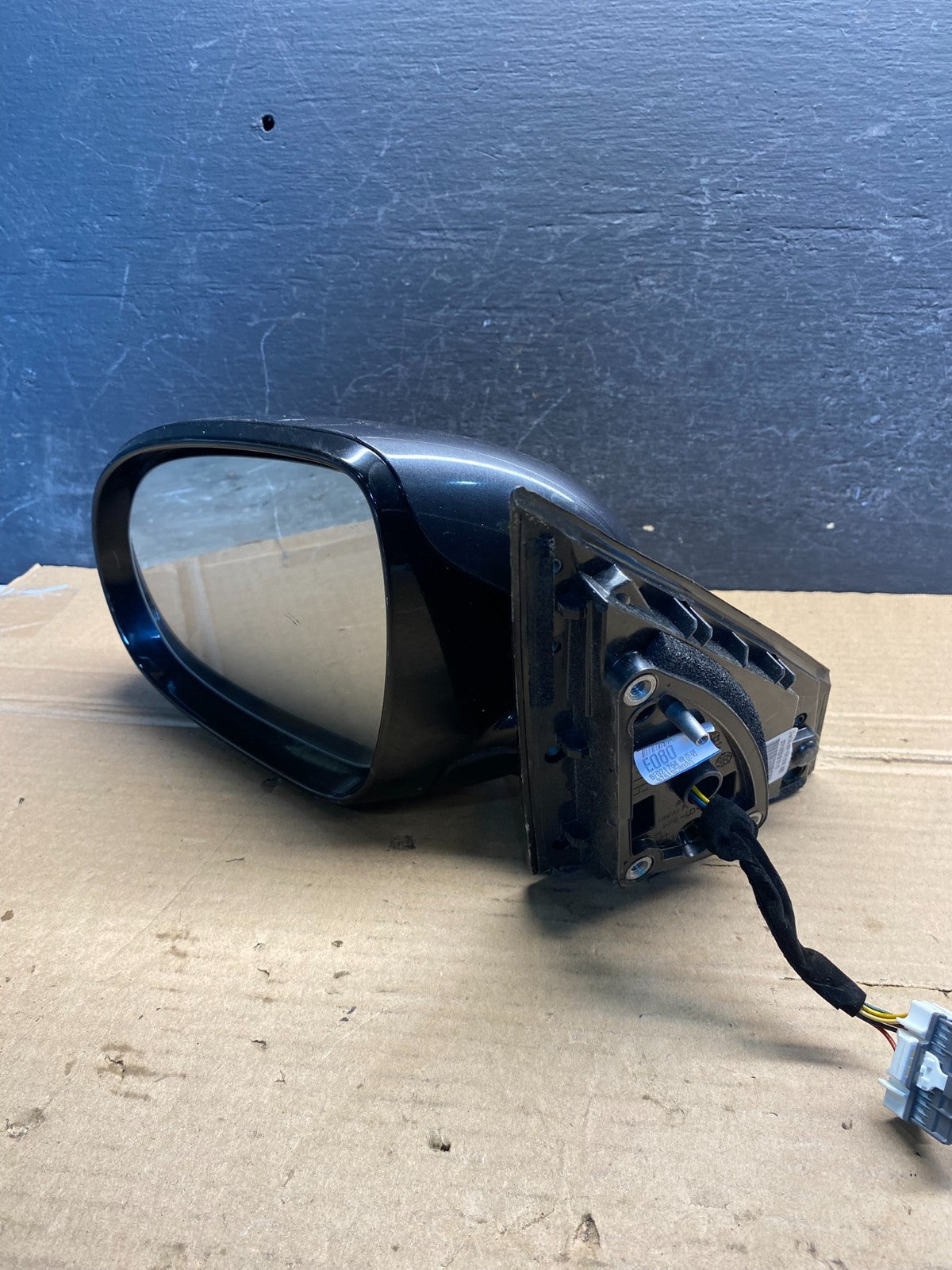 2016 to 2020 Kia Sorento Left Driver LH Door Mirror Turn Signal AE8130 DG11