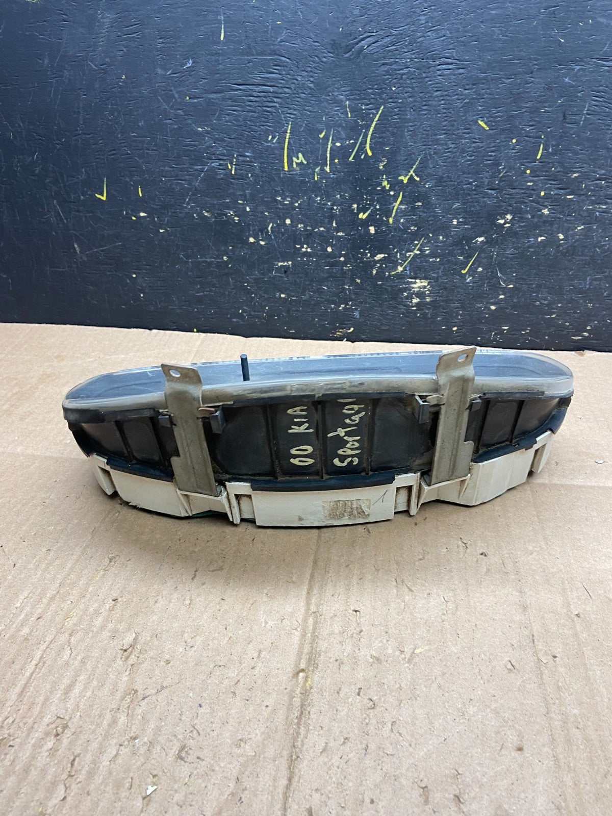 1999 to 2000 Kia Sportage Speedometer Cluster AA81024