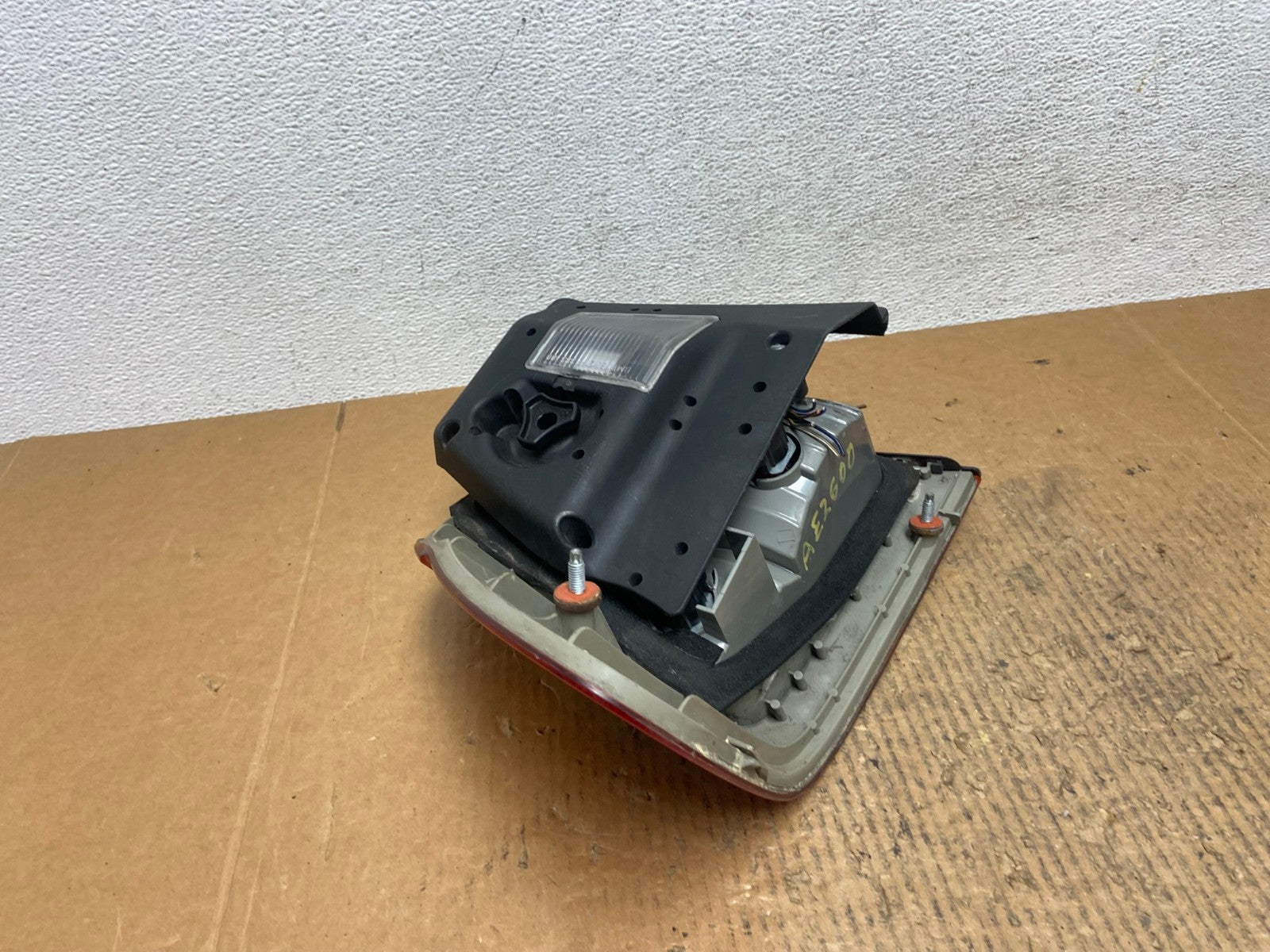 2002 - 2005 BMW 3 E46 Series Right Passenger RH Side Tail Light AE2600 LK4