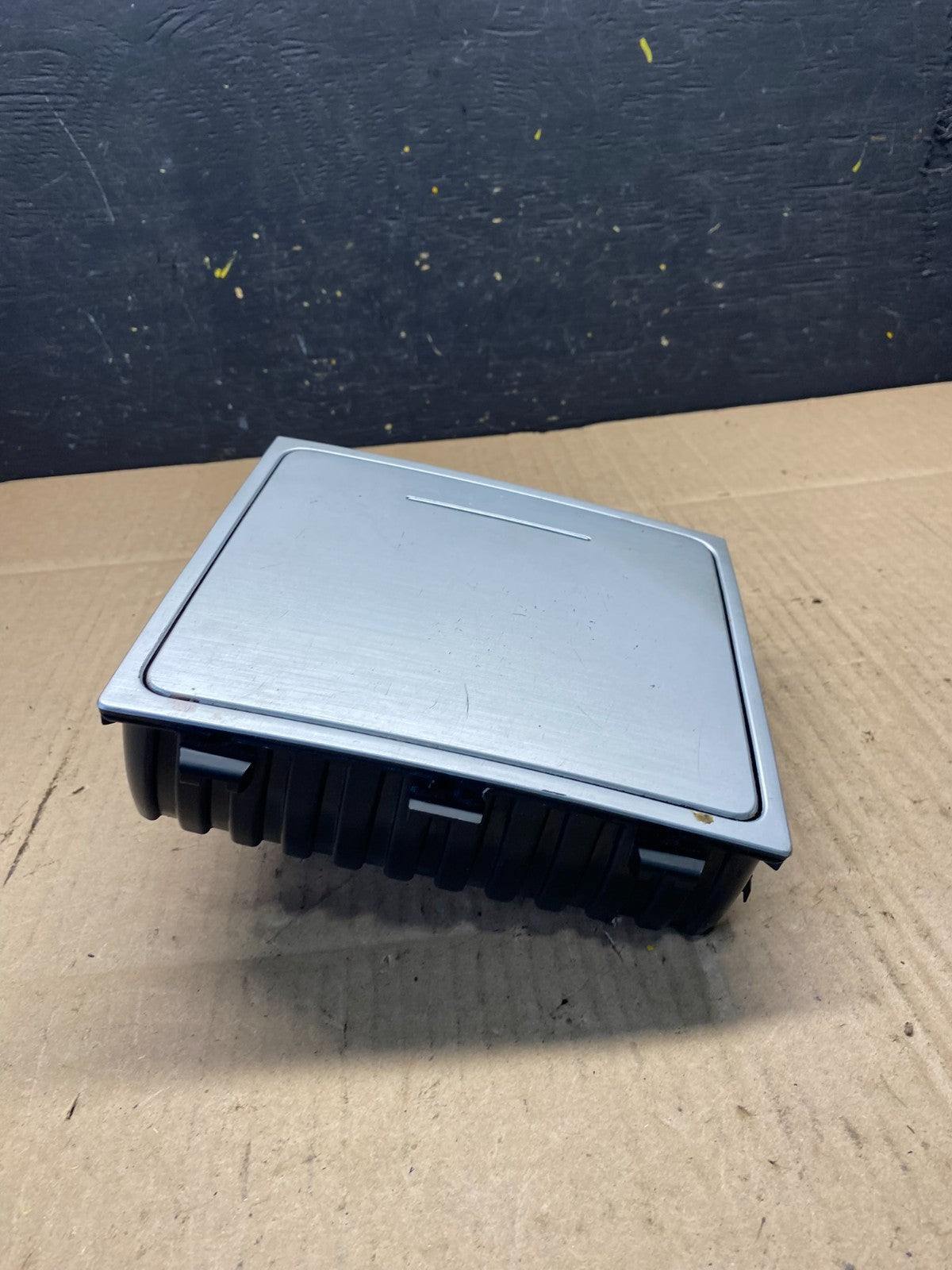 2012 to 2015 Volkswagen Passat Center Console Front Storage Tray Oem P2076 DG4