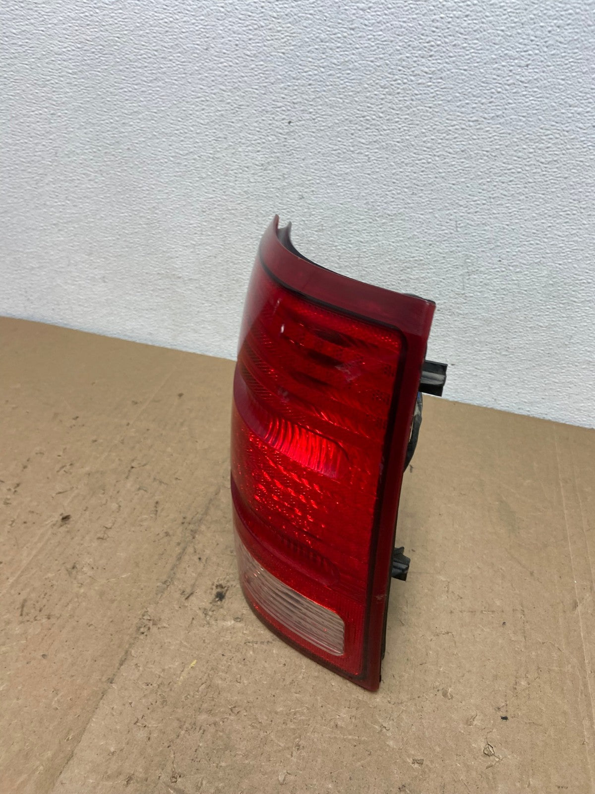 2002 to 2005 Ford Explorer Left Driver Lh Side Tail light AC5977 LK1