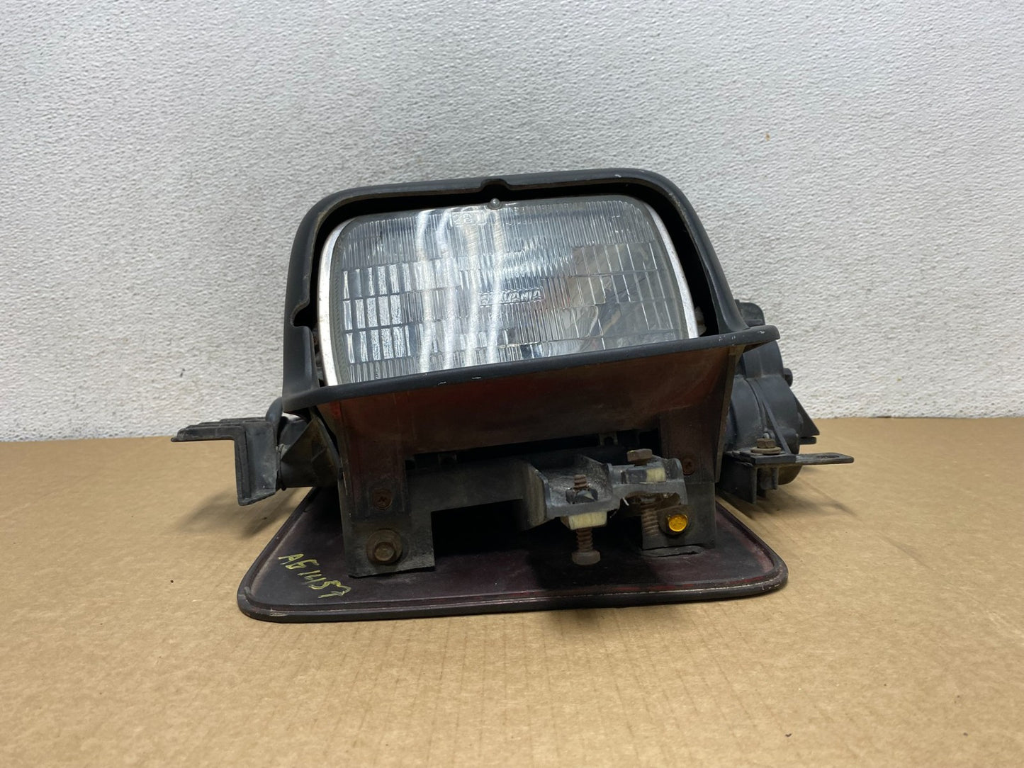 1984 to 1989 Chevrolet Corvette Right Passenger RH Side Headlight AG1457 DW3