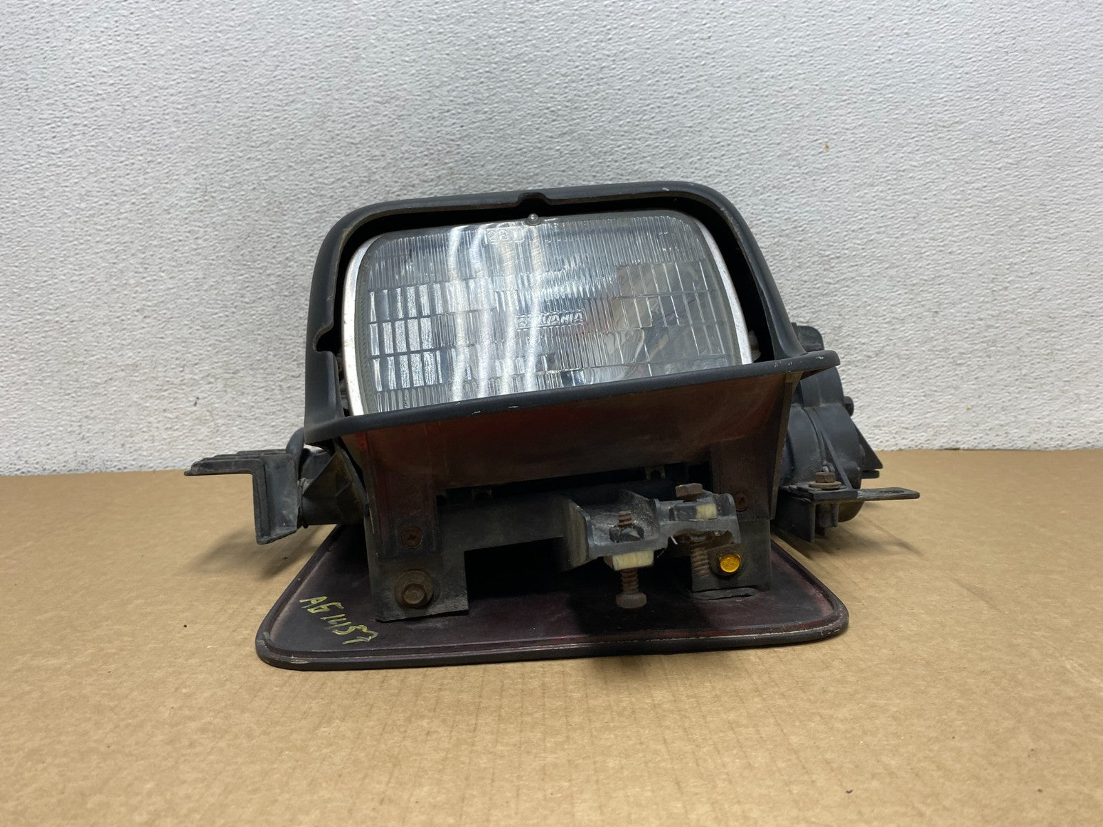 1984 to 1989 Chevrolet Corvette Right Passenger RH Side Headlight AG1457 DW3