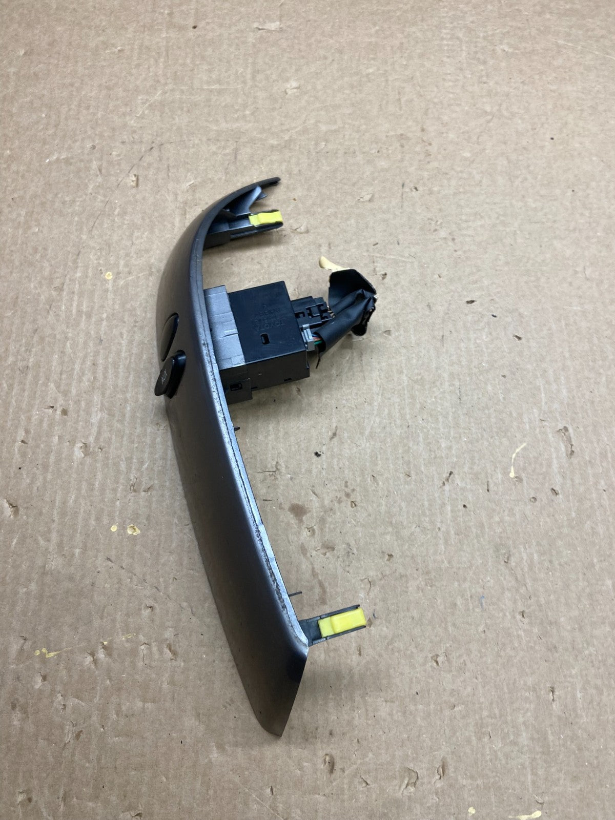 2004 to 2010 Toyota Sienna Right Side Radio Switches Bezel Trim OEM X6651 DG2