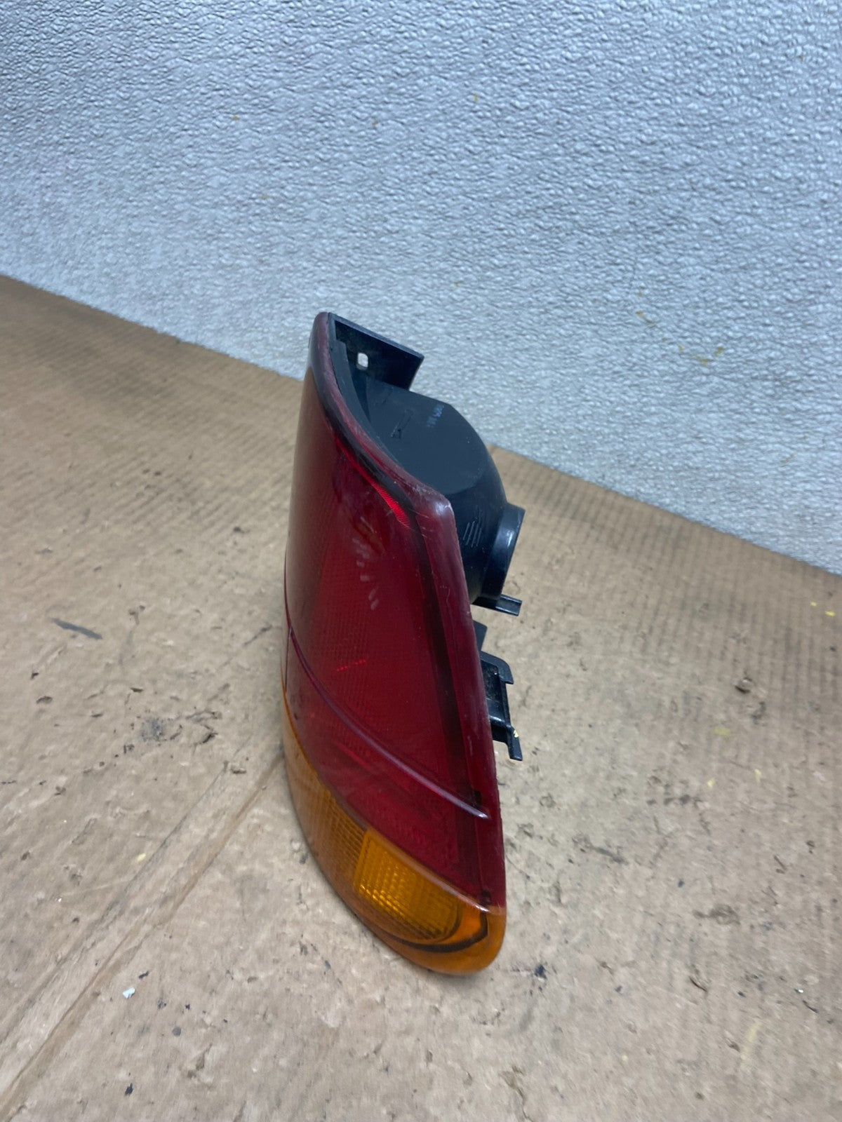 1996 - 1997 Saturn SC1 Right Passenger RH Side Tail Light OEM AA6698 DW1