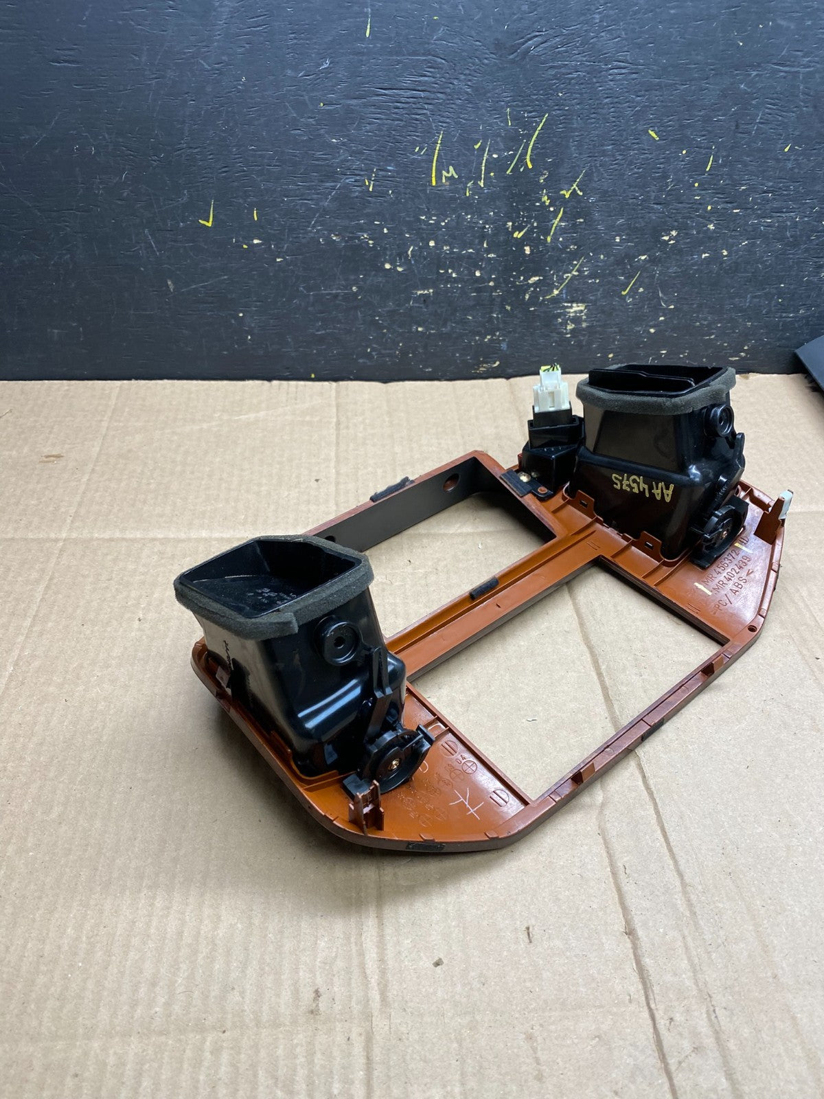2000 to 2006 Mitsubishi Montero Dash Radio Climate Control Bezel  OEM aa4575 DG3