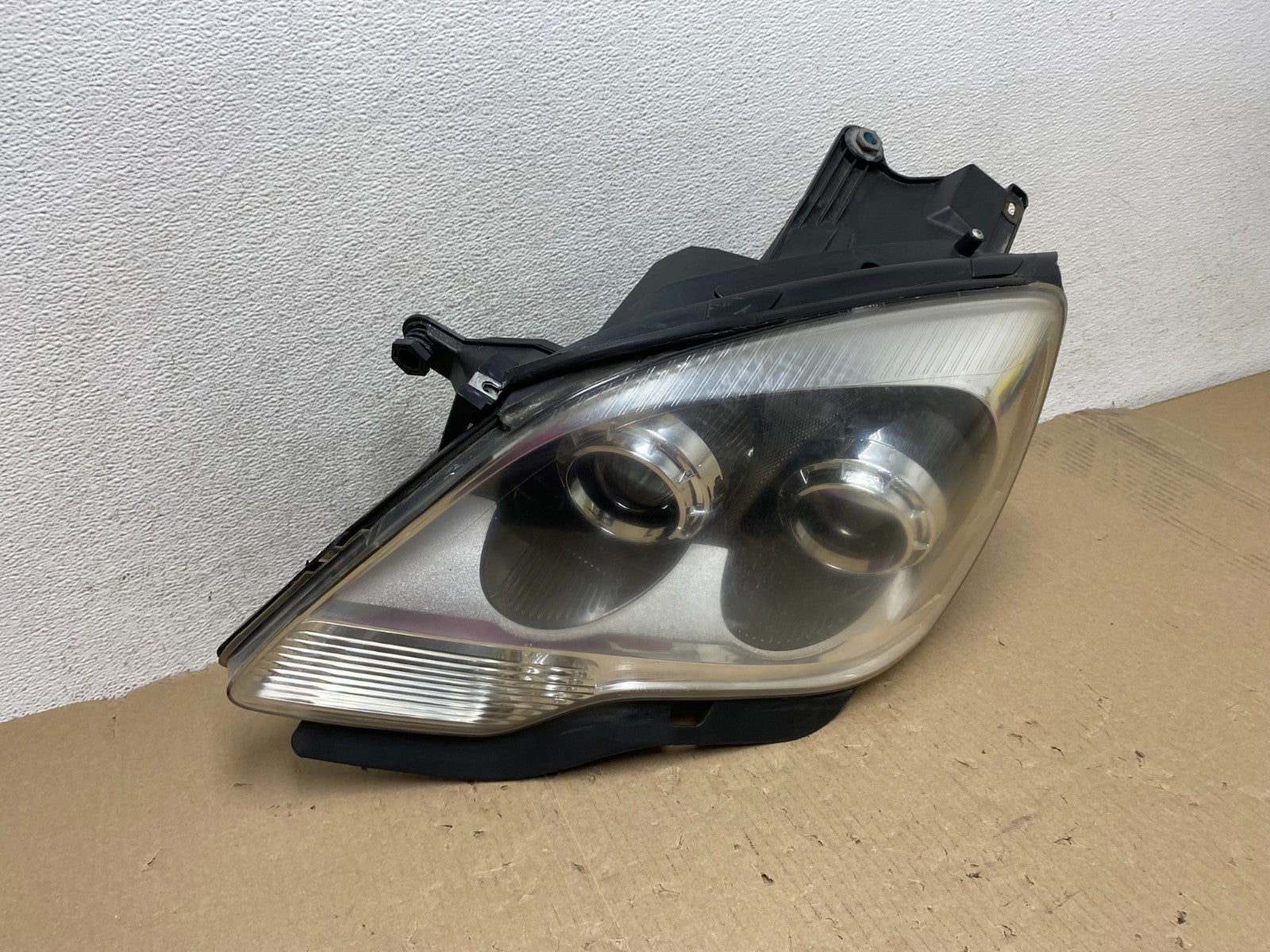 2007 to 2012 Gmc Acadia Halogen Headlight Left Driver LH Side AG6917 DW2
