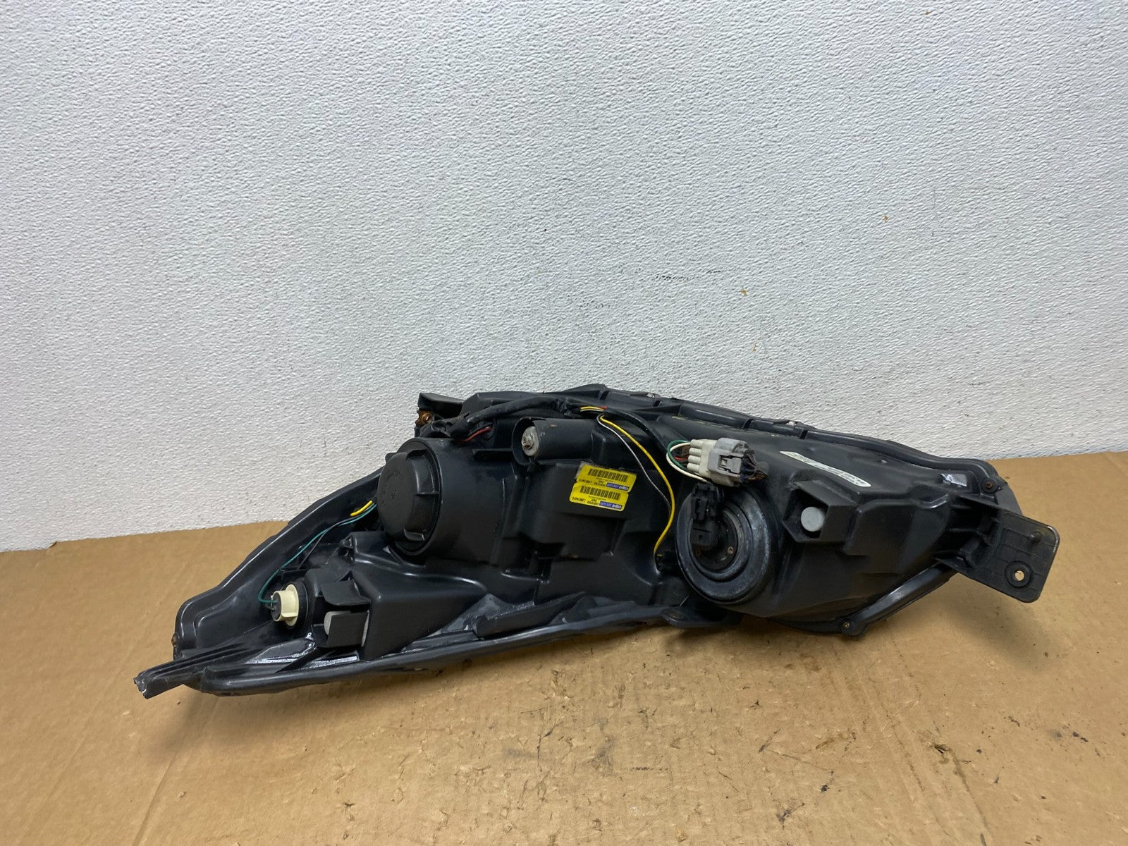 2010-2012 Subaru Legacy Outback Right Passenger Headlight AD3759 DW6
