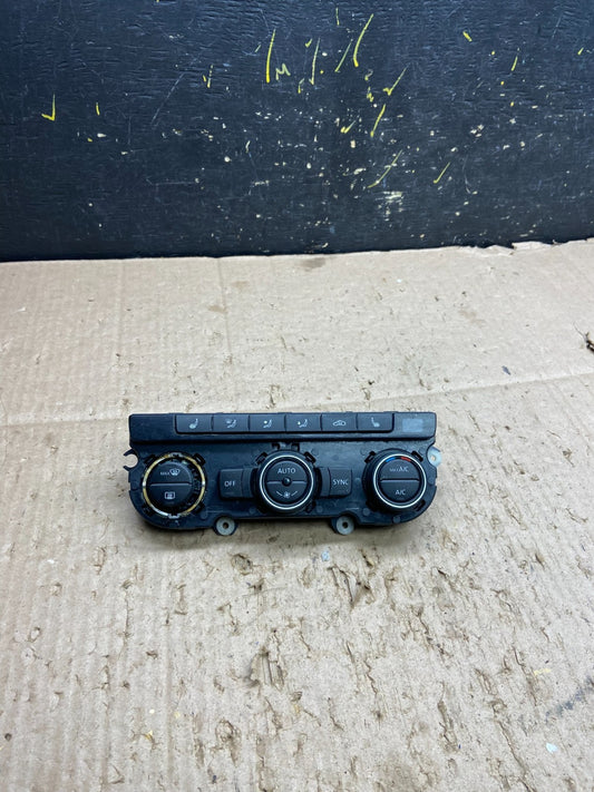 2016 - 2019 Volkswagen Passat Center Climate Control Panel AC Heater Y8033 DG0