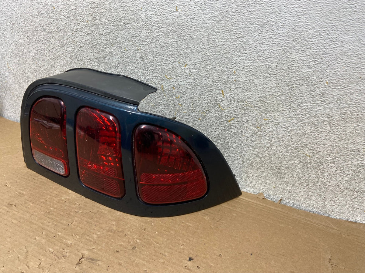1996 1997 1998 Ford Mustang Right Passenger RH Side Tail Light AH8483 LK2