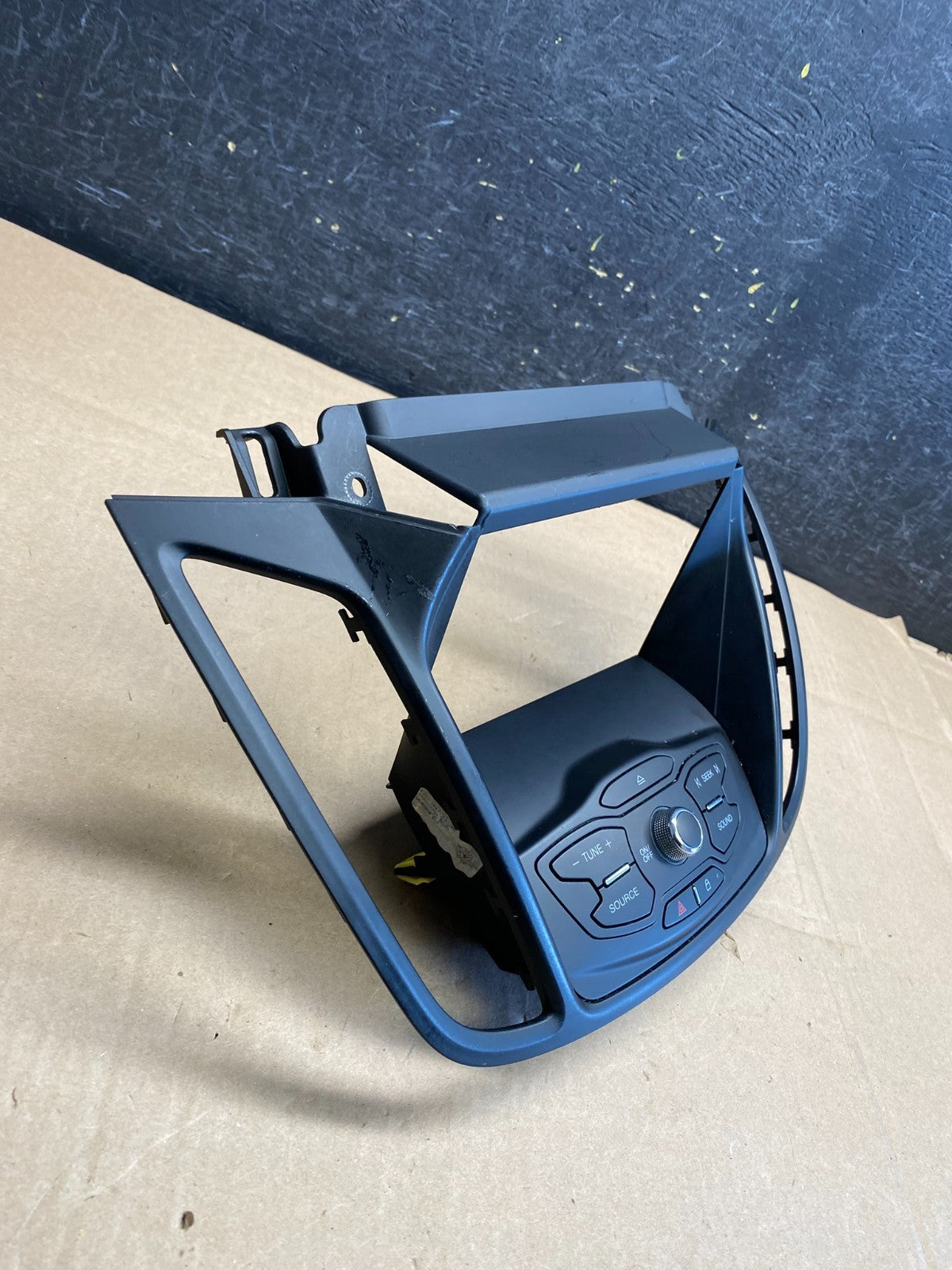 2013 to 2016 Ford Escape Dash Radio Control Panel Bezel cj54-18835 AI2985 DG1