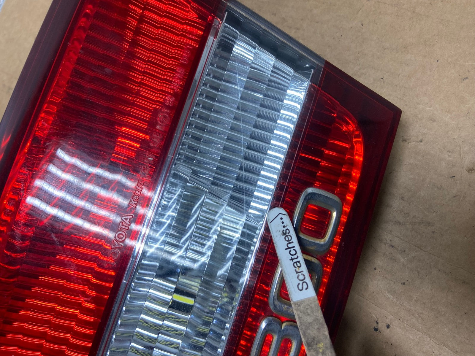 2000 2001 Lexus ES300 Inner Right Passenger RH Side Tail Light AD4573 LK3