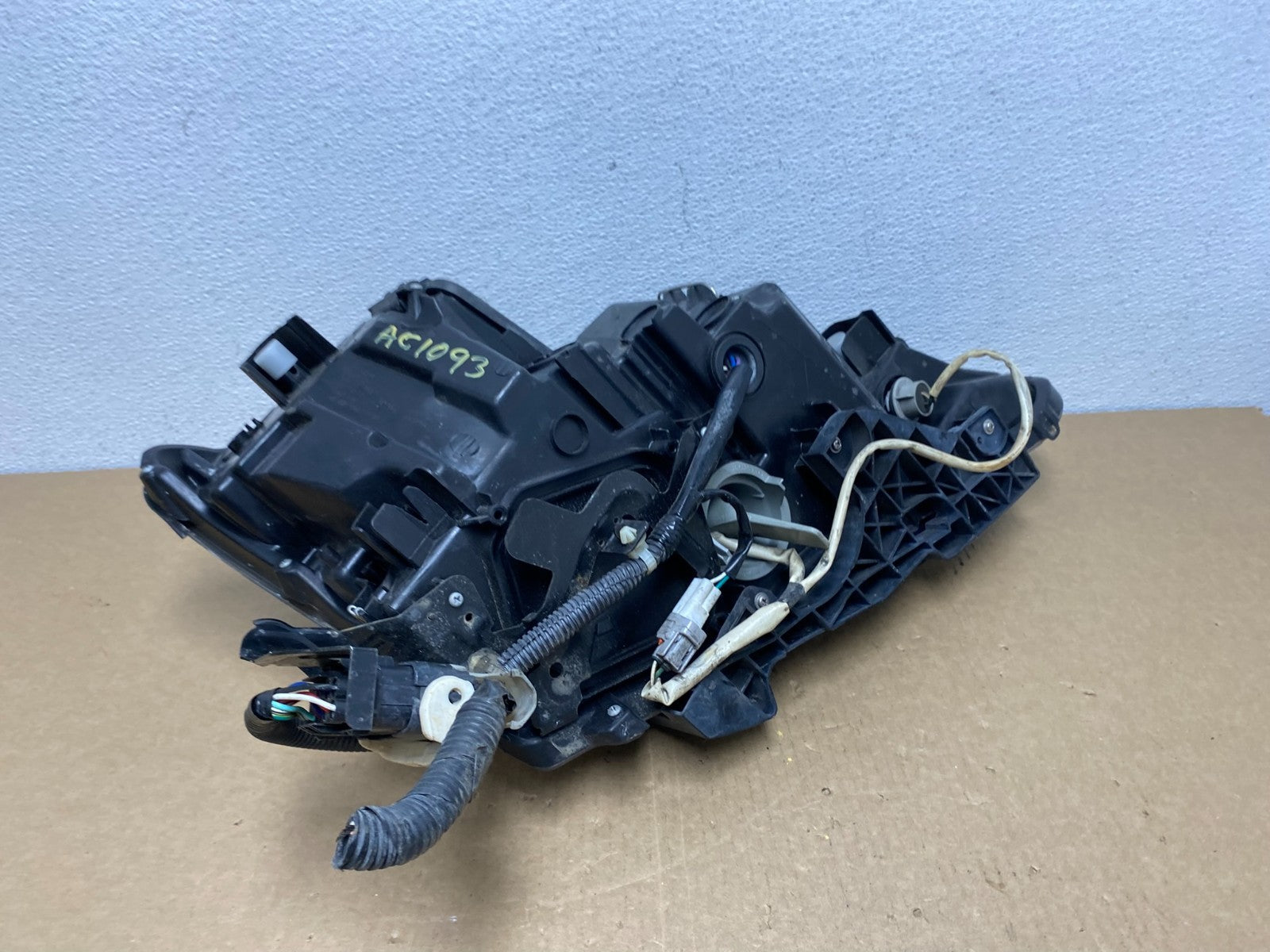 2006 to 2010 Lexus IS250 IS350 Left Driver LH Side Headlight AC1093 DW6