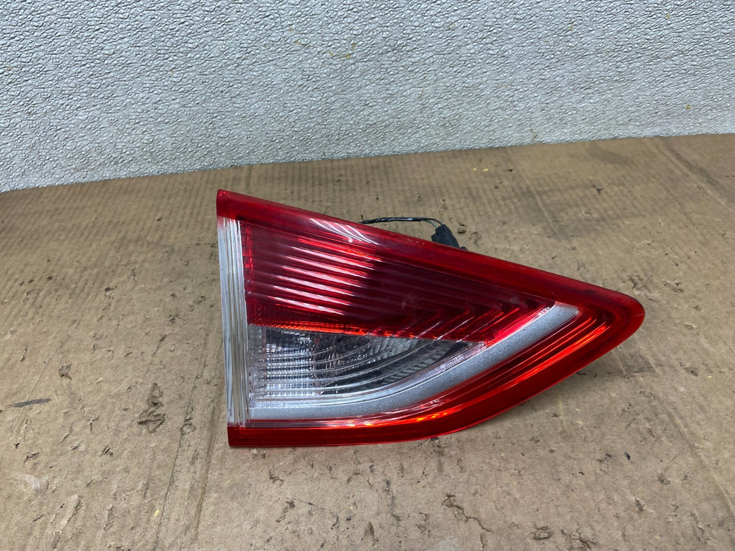 2013 to 2016 Ford Escape Left Driver LH Side Inner Tail Light OEM AA7092 DW0