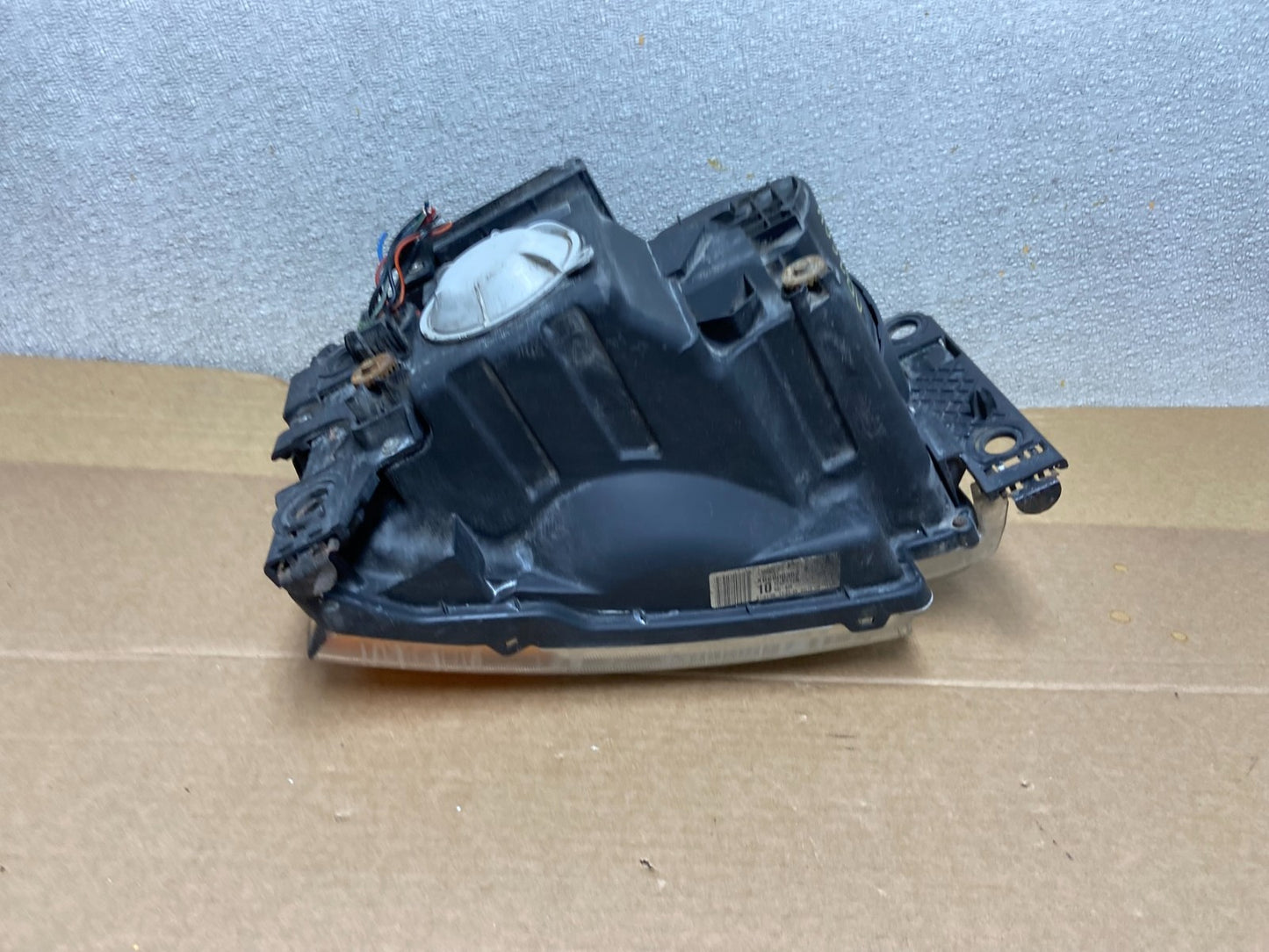 2005 - 2009 Land Rover Lr3 Right Passenger Rh Side Halogen Headlight AB2604 DW5
