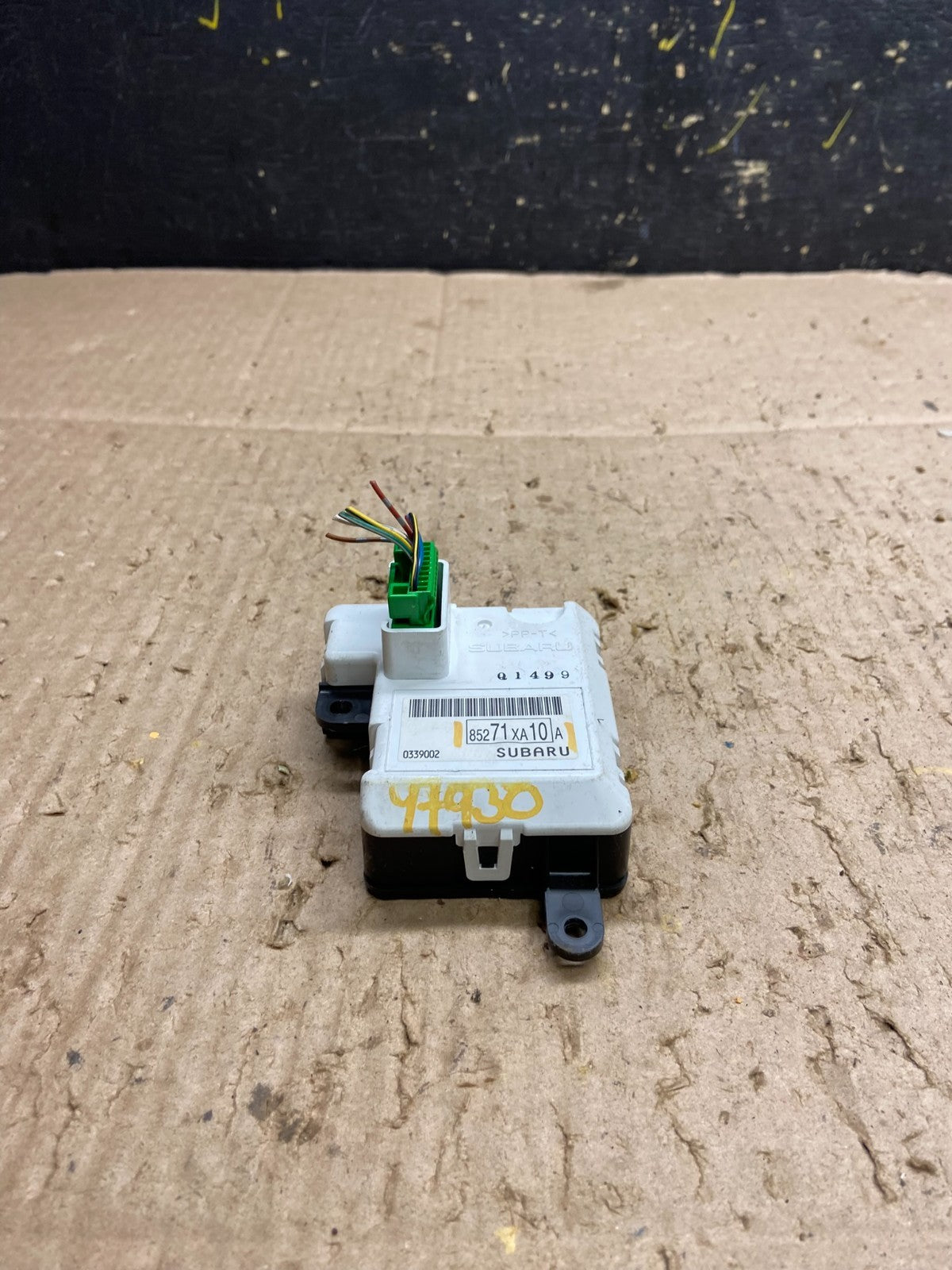 2006 to 2007 Subaru Tribeca Right Information Security Display Screen y7930 DG4