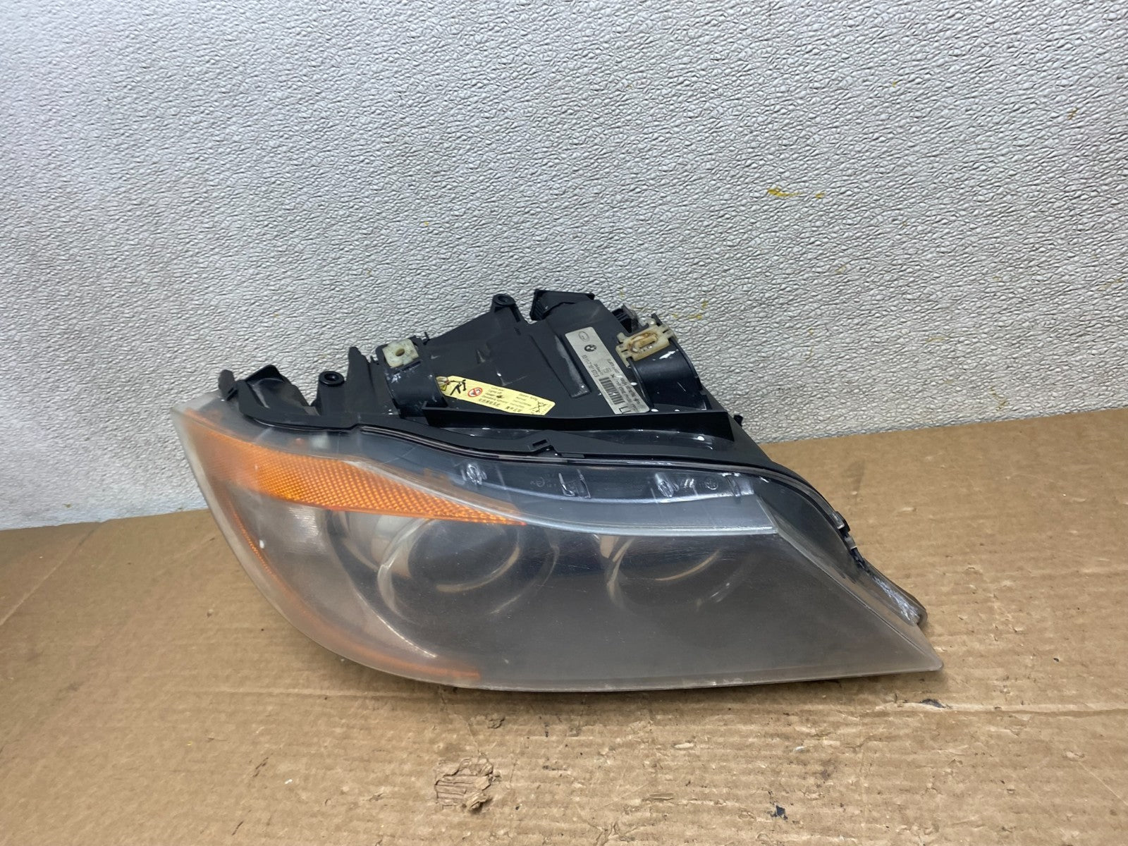 Xenon HID AFS 2006 to 2008 BMW 3 Series Headlight Right Passenger Side Z29771